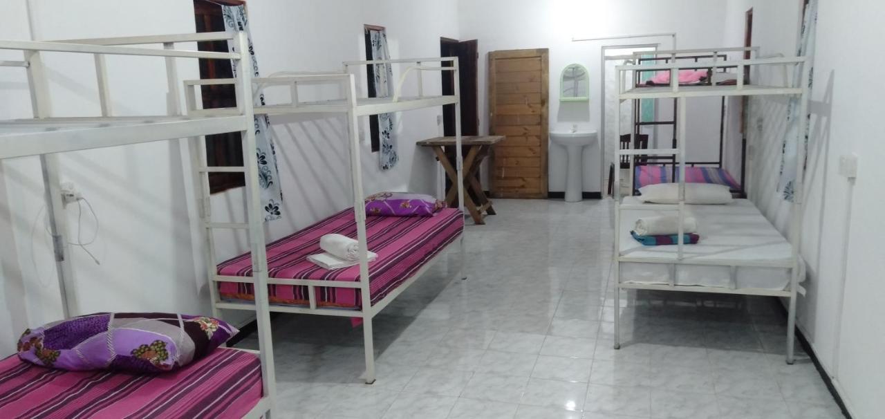 Walkers Hostel Trincomalee Exterior foto