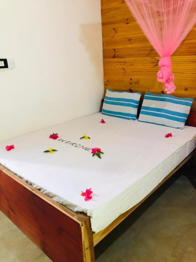 Walkers Hostel Trincomalee Exterior foto