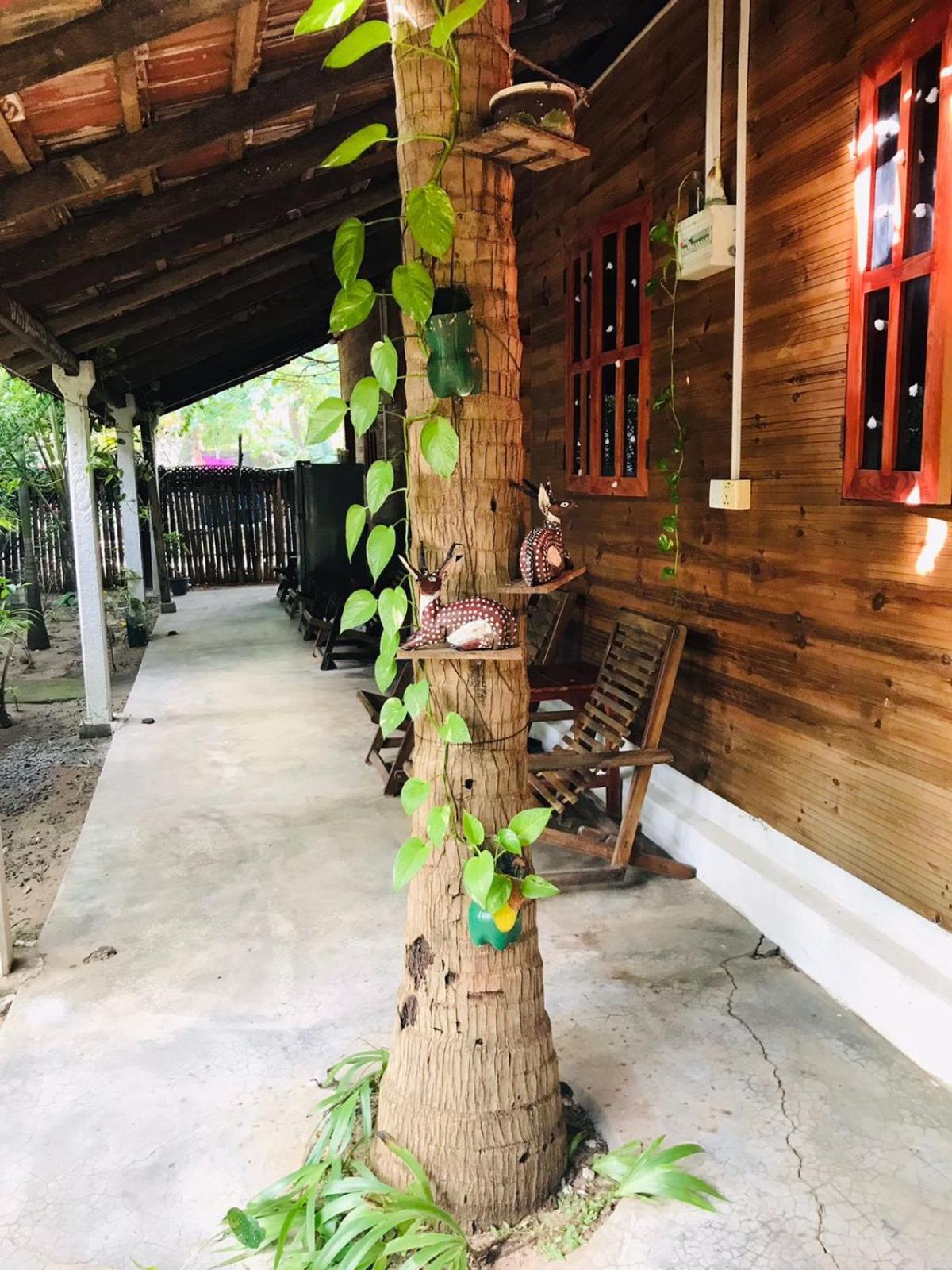 Walkers Hostel Trincomalee Exterior foto