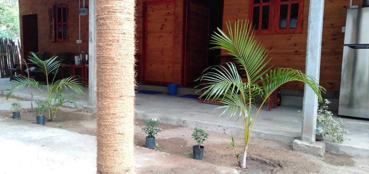 Walkers Hostel Trincomalee Exterior foto