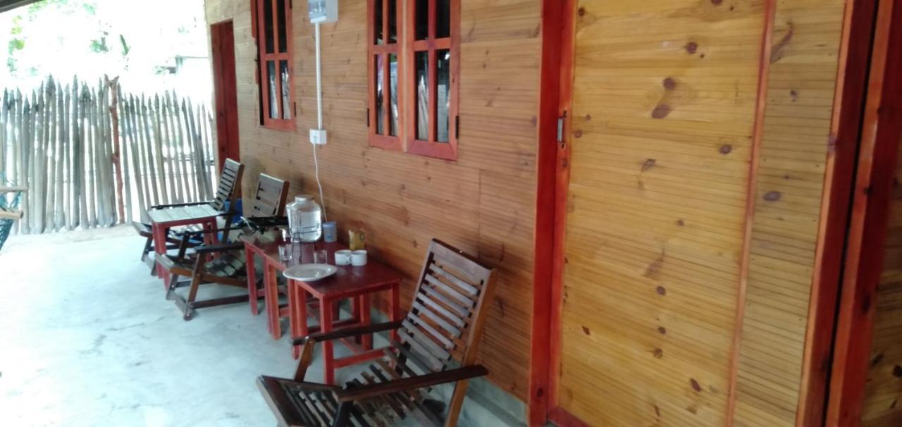 Walkers Hostel Trincomalee Exterior foto