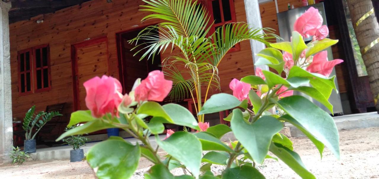 Walkers Hostel Trincomalee Exterior foto
