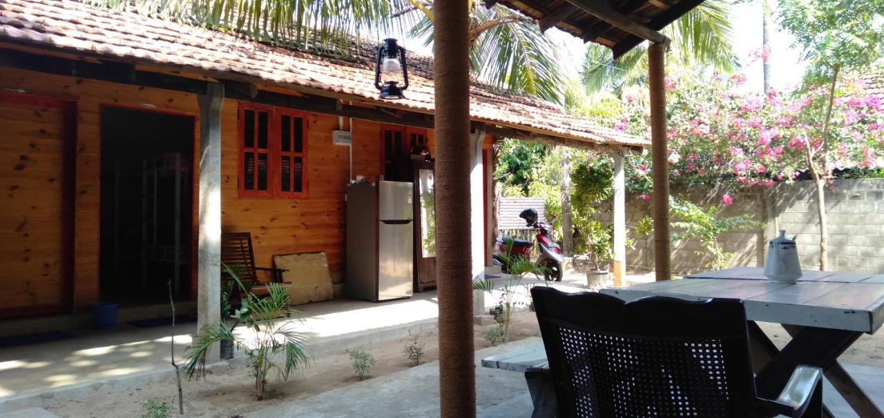 Walkers Hostel Trincomalee Exterior foto